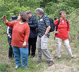 Frau Wilke-Schiegries gibt interessante Erluterungen. Aber ob wirklich alle zuhrten?