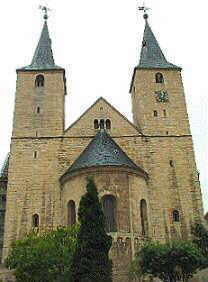 Die Klosterkirche St. Lorenz, Baubeginn im Jahr 1120