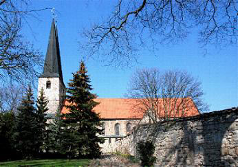 Die dreischiffige Klosterkirche in Hadmersleben