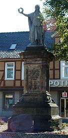 Die Germania auf dem Markplatz von Schppenstedt