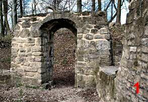 Teil der Toranlage aus Richtung Bismarckturm